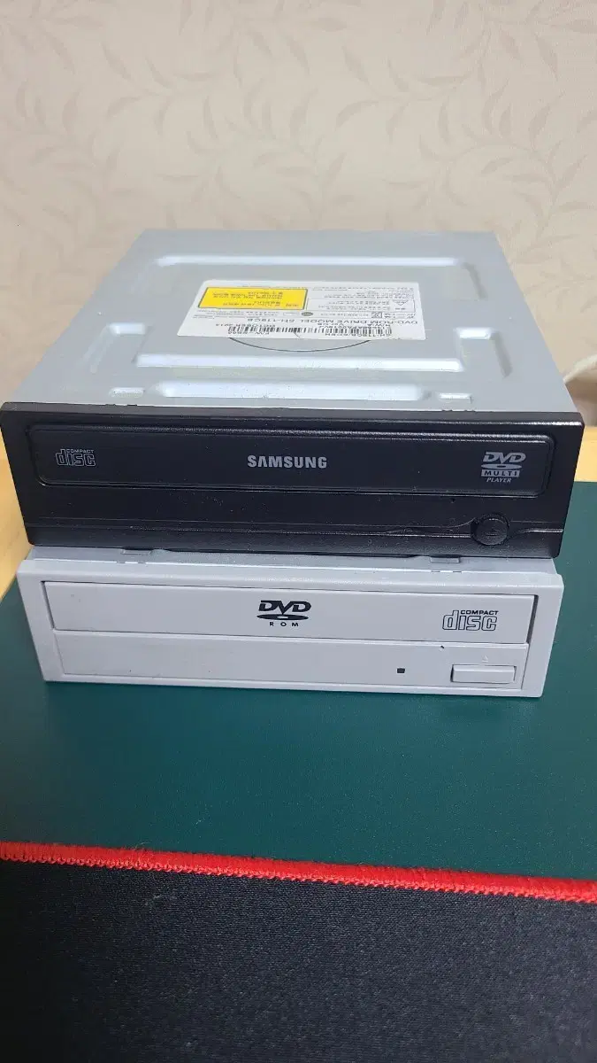 DVD ROM 드라이브